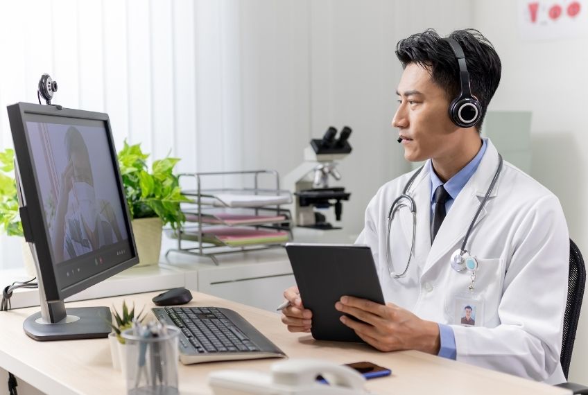 הילד חולה בחופשה? אפשר לקבוע תור לרופא ילדים אונליין ובמהירות